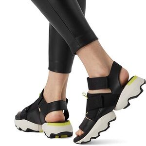 Sorel lugged sole kinetic impact sporty sandals women size 10.5